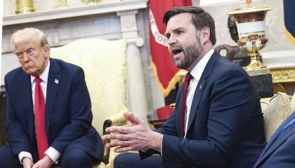 白宫“互撕”后万斯首次发声:泽连斯基太“理所当然”