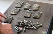 太原一公园为游客打捞手机时意外发现100多发步枪子弹，警方介入调查