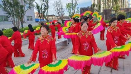 河曲广场舞：舞出时代新风尚 舞出健康新生活