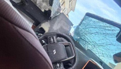 两个安全气囊都没弹开?男子驾“理想”追尾铲雪车,颅骨骨折当场昏迷