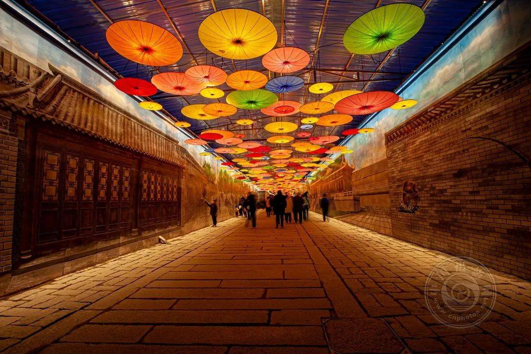 中国摄影网签约摄影师王建新：皇城根的皇宫后裔