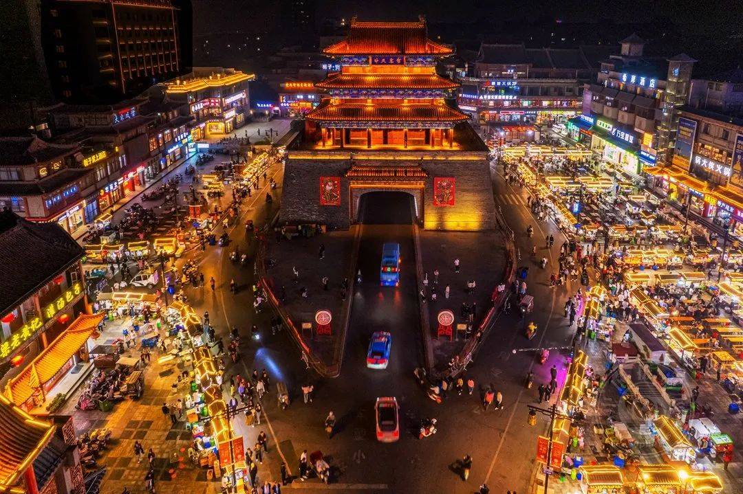 中国摄影网签约摄影师王建新：皇城根的皇宫后裔
