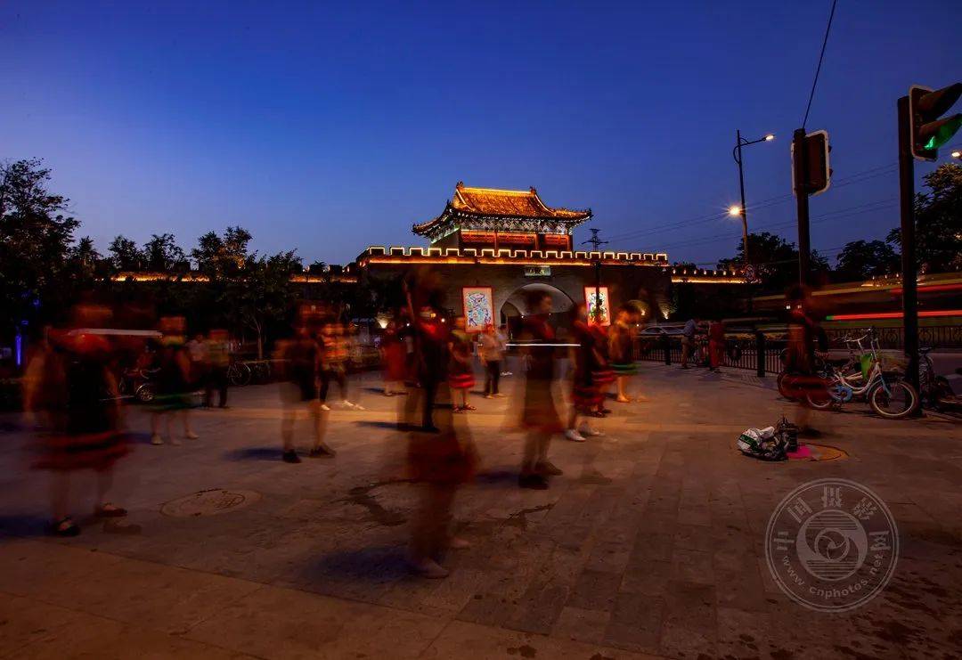 中国摄影网签约摄影师王建新：皇城根的皇宫后裔
