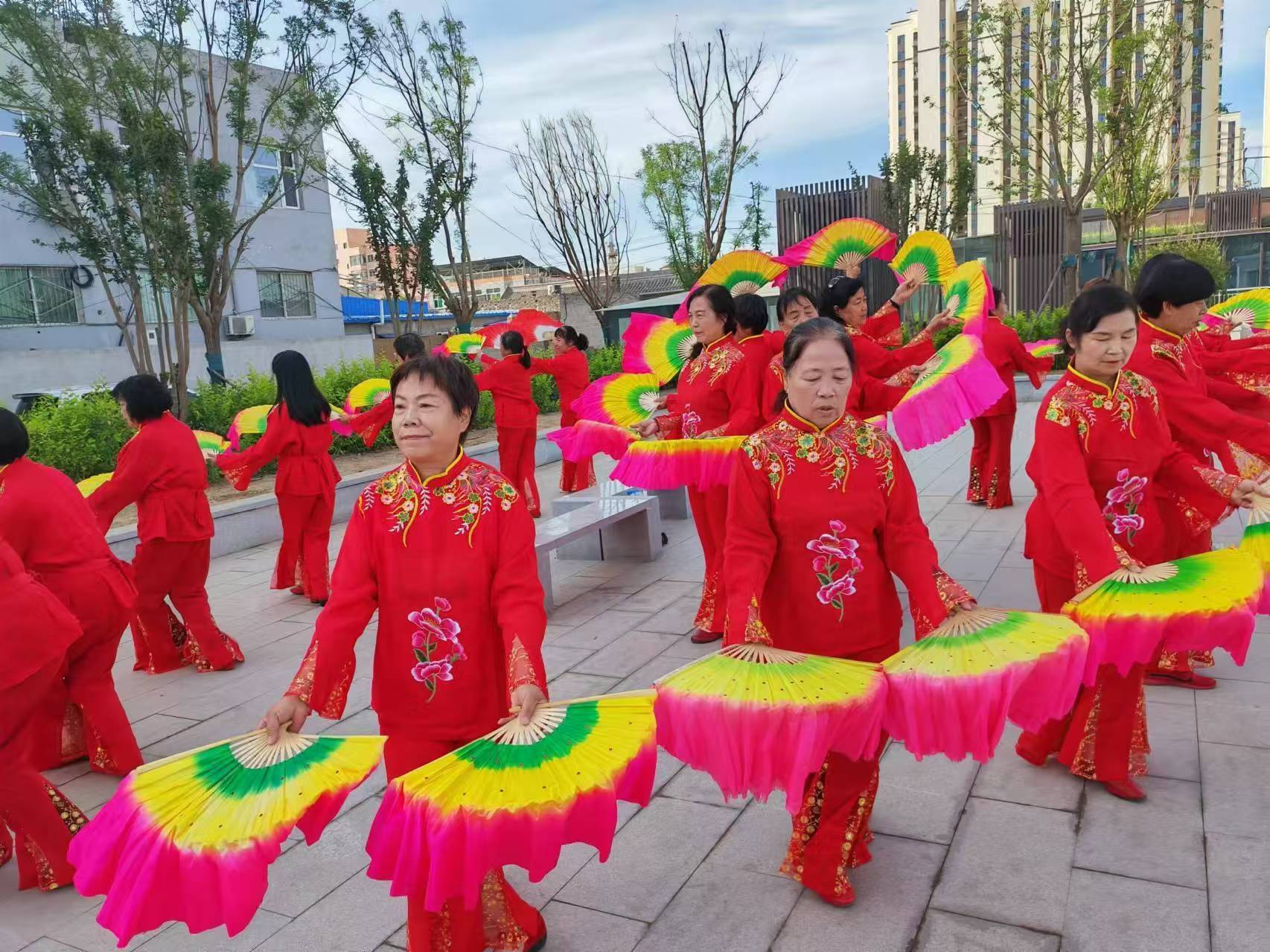 河曲广场舞：舞出时代新风尚 舞出健康新生活