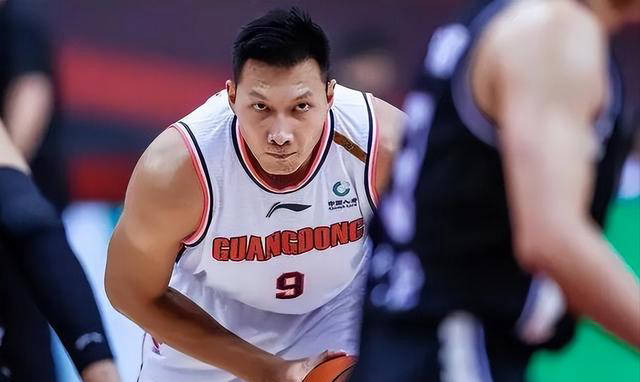 易建联篮球生涯：从NBA到CBA，21年累积薪资达28亿人民币