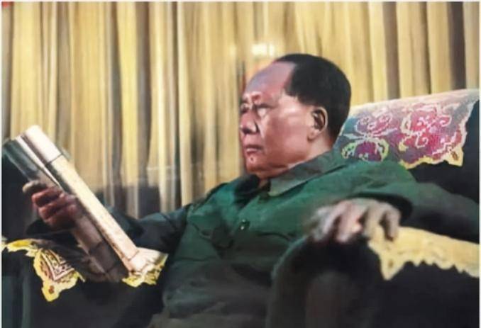毛主席生前四次拒绝头像印上人民币，理由是什么？