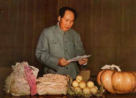 毛主席生前四次拒绝头像印上人民币，理由是什么？