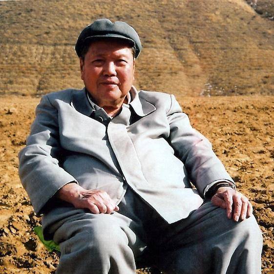 毛主席生前四次拒绝头像印上人民币，理由是什么？