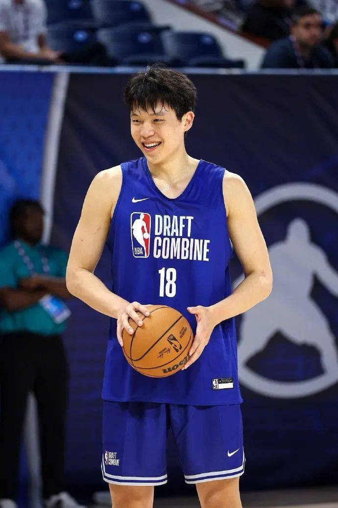 20岁杨瀚森成中国第3位NBA首轮秀，被开拓者第16顺位选中，今天还是他的生日