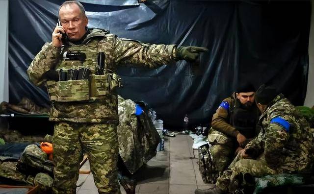 乌军空降兵支援被全歼,红军城5000乌军投降,乌克兰人彻底怒了!