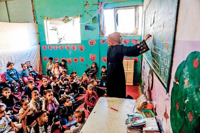 8岁女儿尖叫着从梦中醒来:“妈妈,又要掉炸弹了”