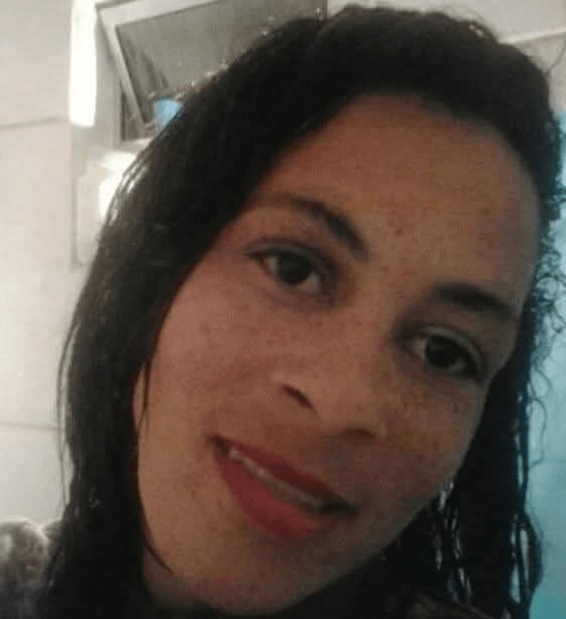 不满被催促回家,9岁儿子持刀刺死妈妈……临终前,她对孩子说的最后一句话是“给我最后一个拥抱吧”